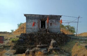 Tikona Fort तिकोना किल्ल्याचा भव्य डोलार – एखाद्या त्रिकोणाच्या शिखरावर!